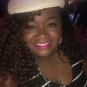 Meet your Posher, Danica